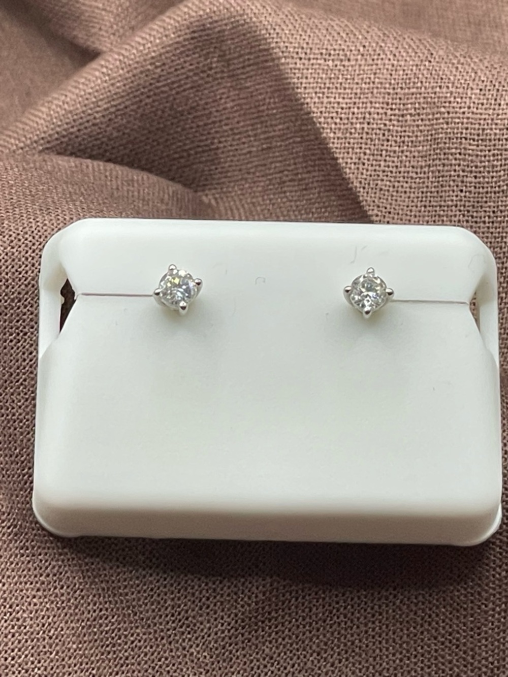 NWT 0.25 Carat Moissanite Diamond Classic Stud 925 Silver Minimalist Earrings